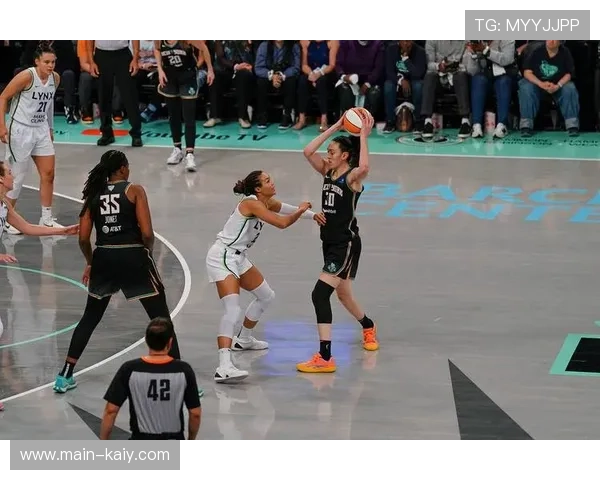 自由人87-78复仇阳光终结四连败,约内斯库狂砍36分11篮板